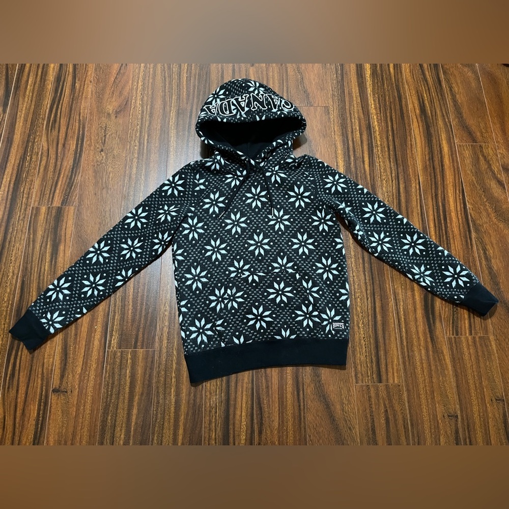 Roots women’s small snowflake hoodie sweatshirt, black and white